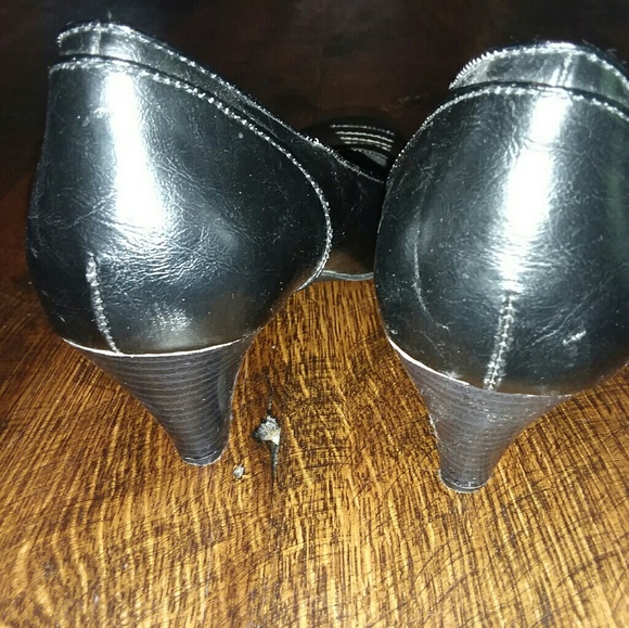 Low black heels - Picture 5 of 8